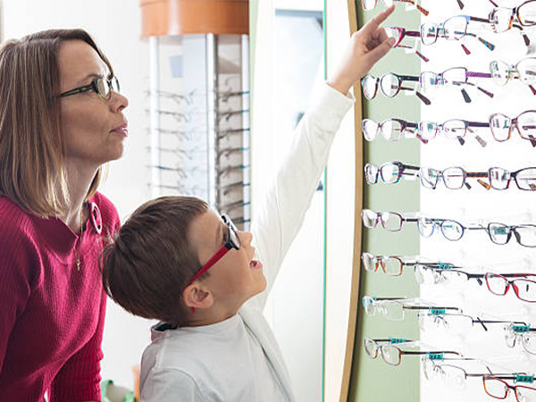 How to choose the right lenses for glasses?